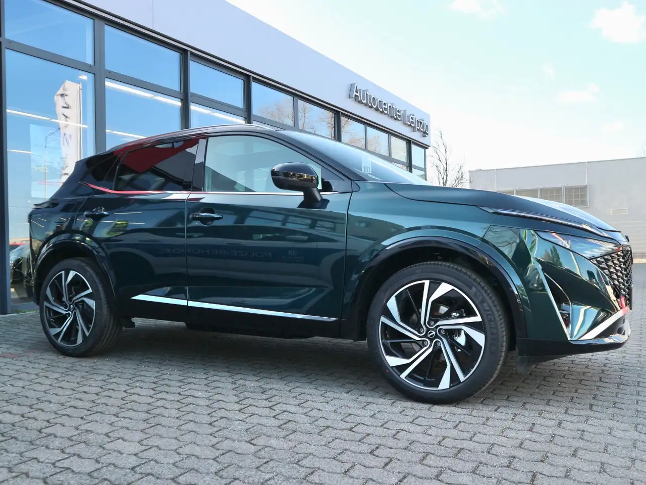 Nissan Qashqai 1.3DIG-T MHEV Tekna Pano+Bose+360°kamera 10