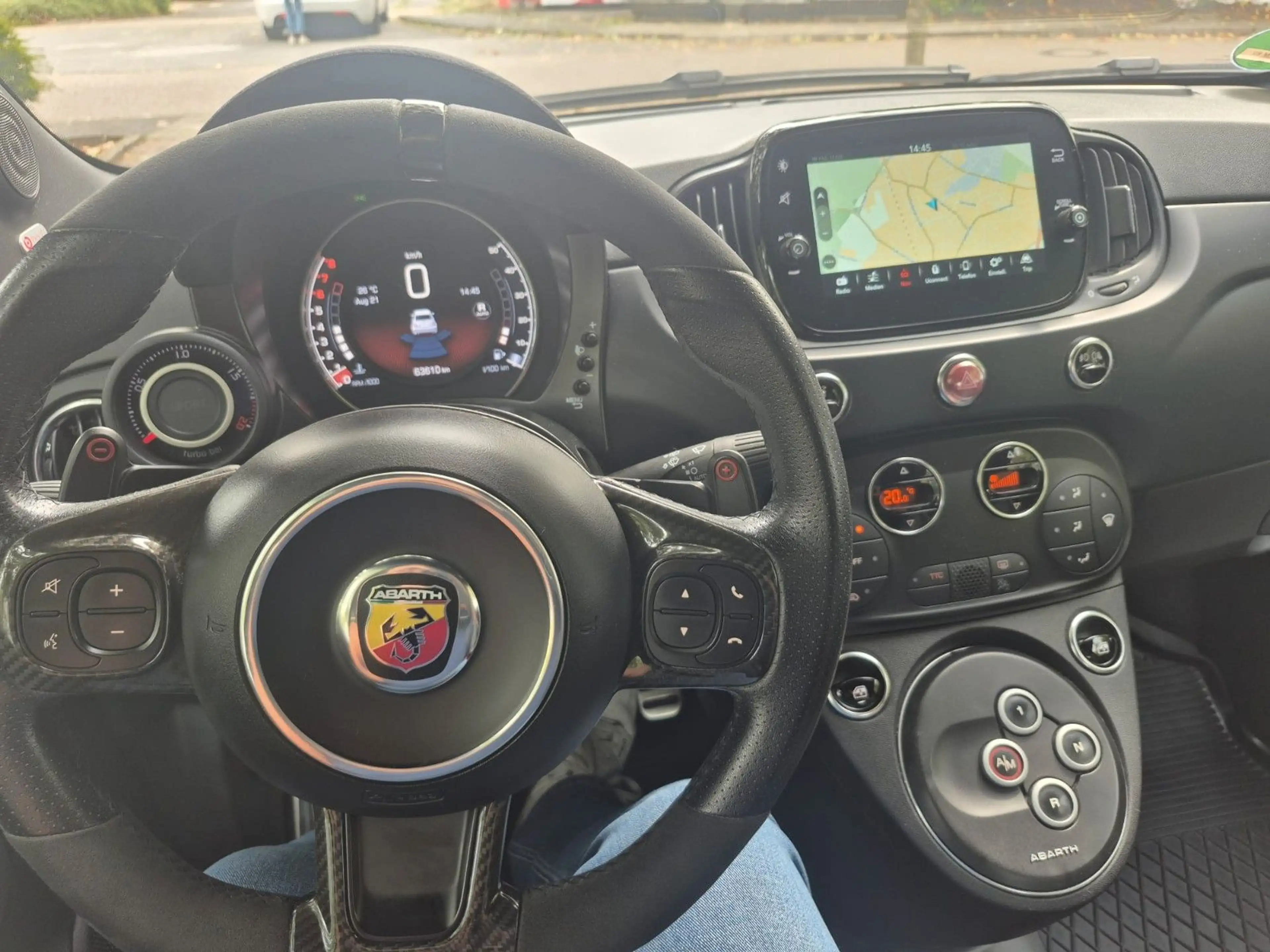 Abarth 500 695 — photo 10