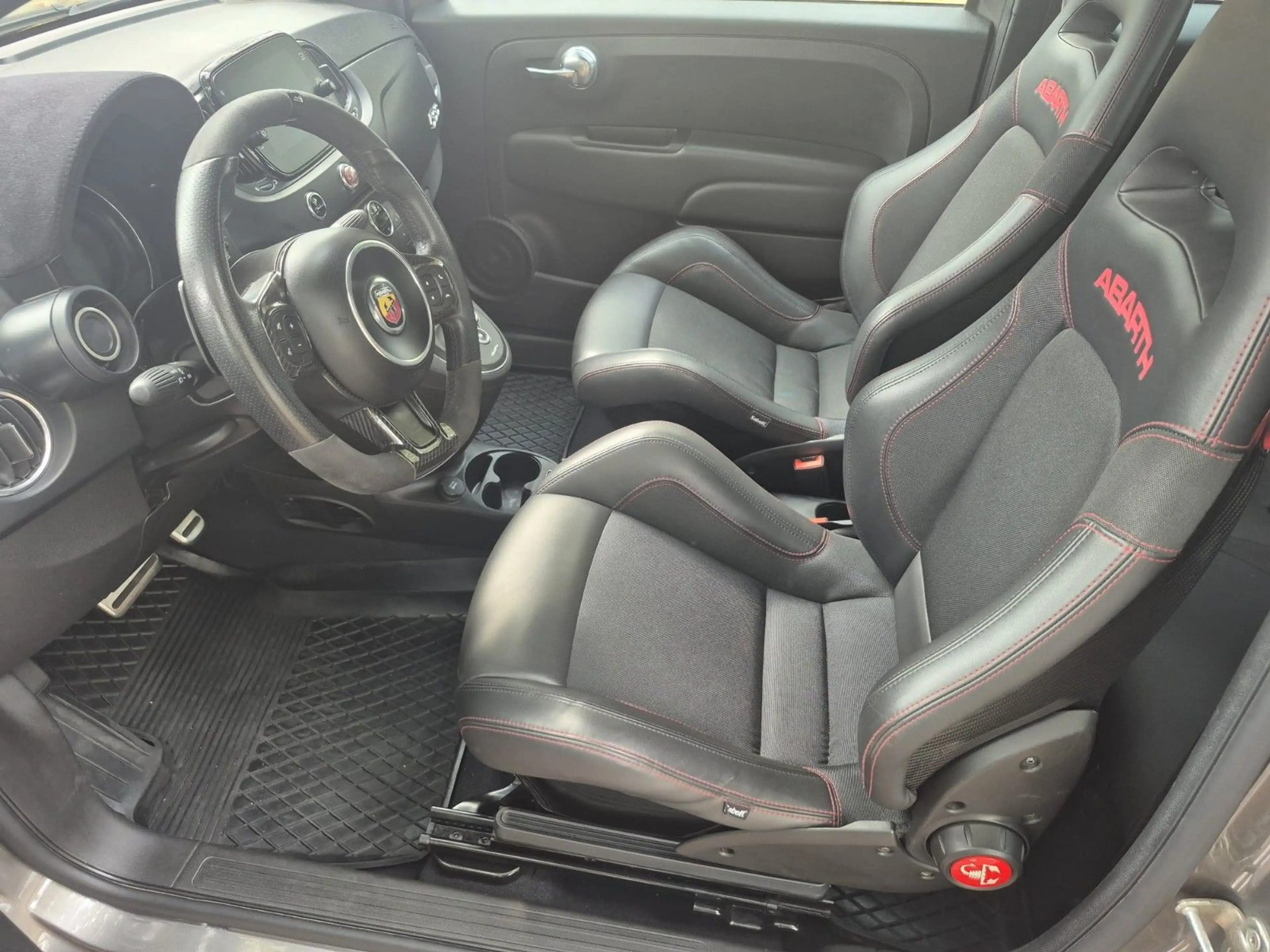 Abarth 500 695 — photo 9