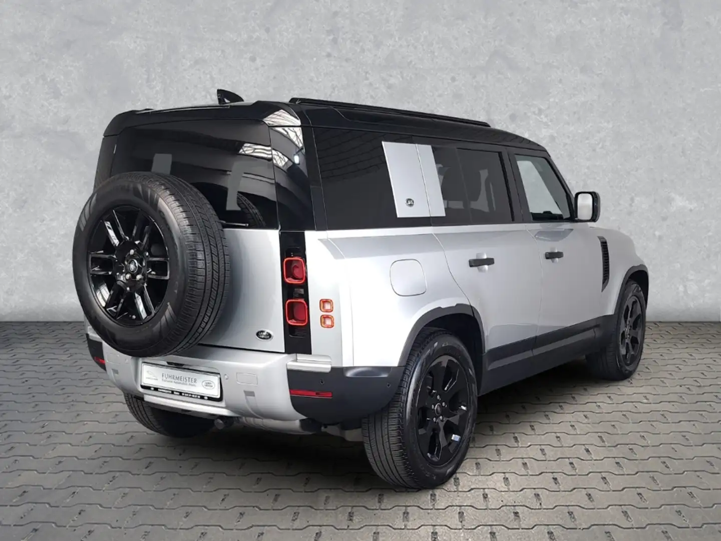 Land Rover Defender 110 D240 S Winterpaket SHZ 3-Zonen-Klima AHK Panor Silber - 2