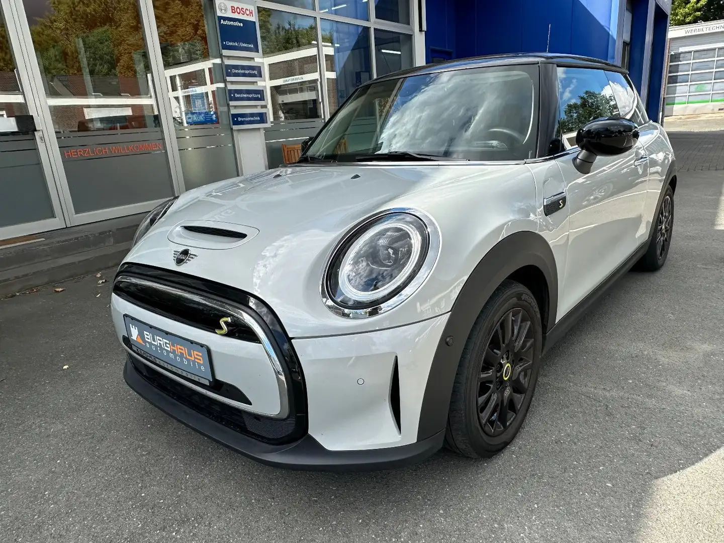 MINI Cooper SE /CLASSIC TRIM/LED/NAVI/PARKASSYST/1HD Argent - 1