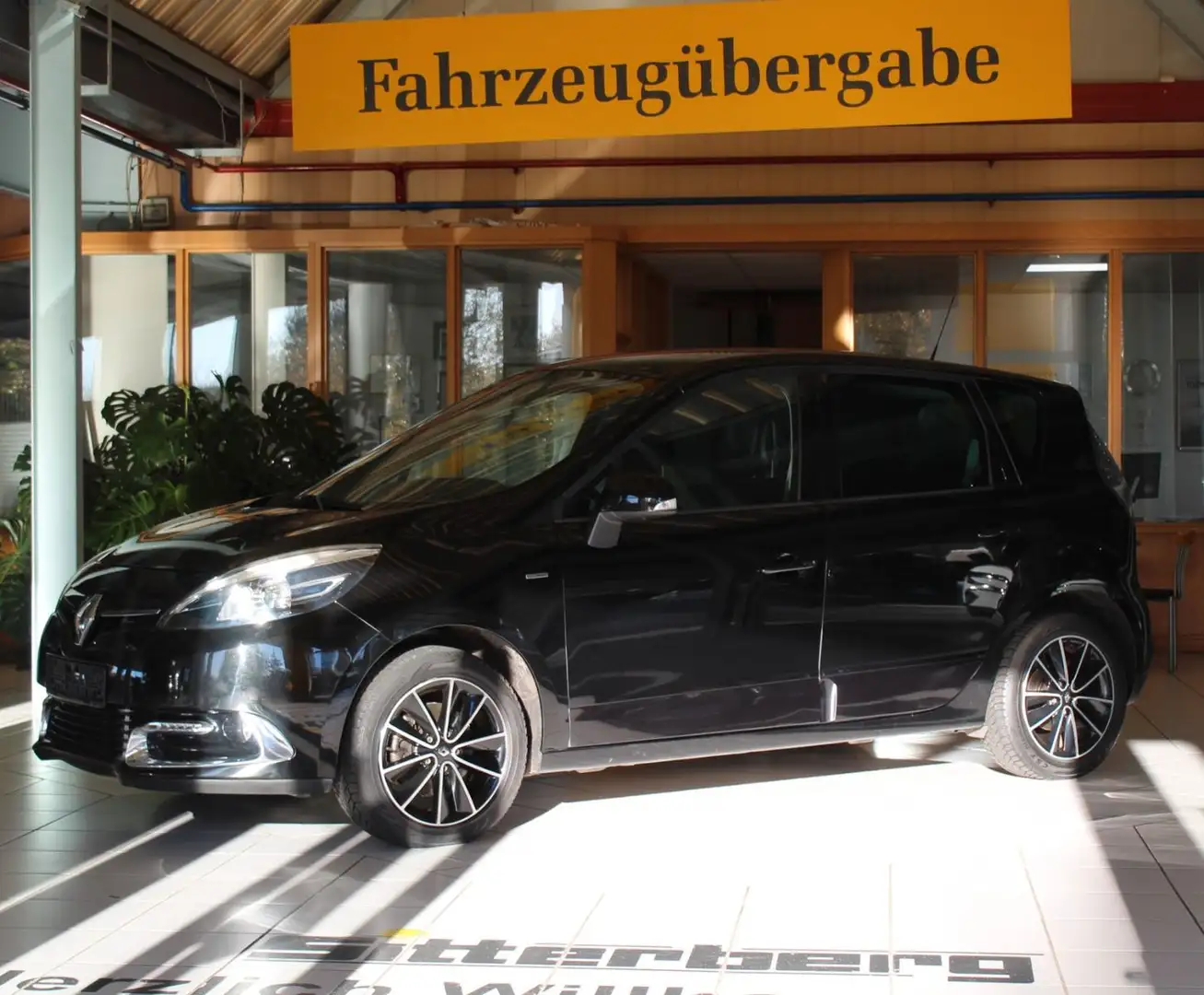 Renault Scenic III BOSE Edition Energy TCe130 Start&Stop Schwarz - 1