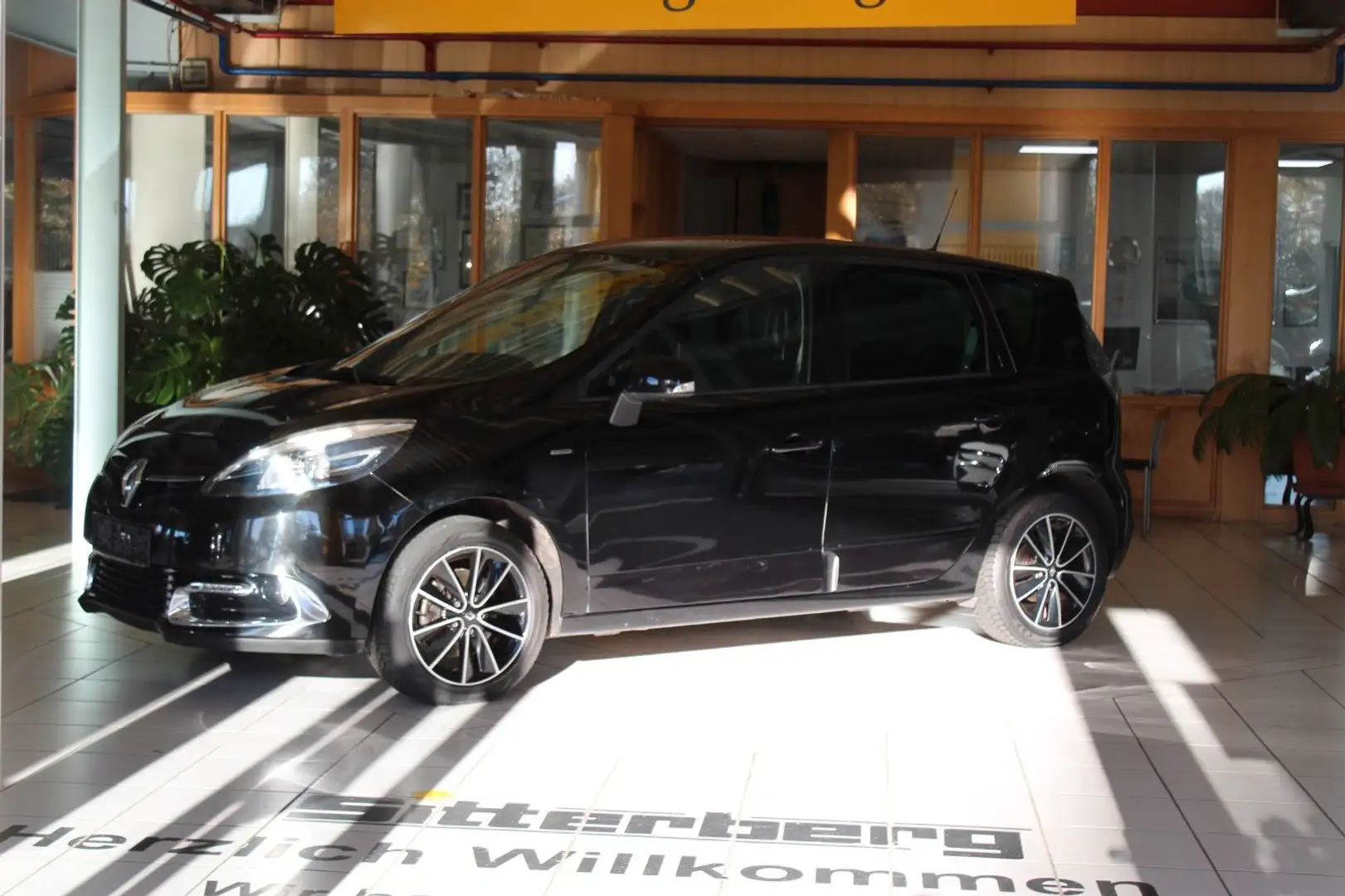 Renault Scenic III BOSE Edition Energy TCe130 Start&Stop Schwarz - 2