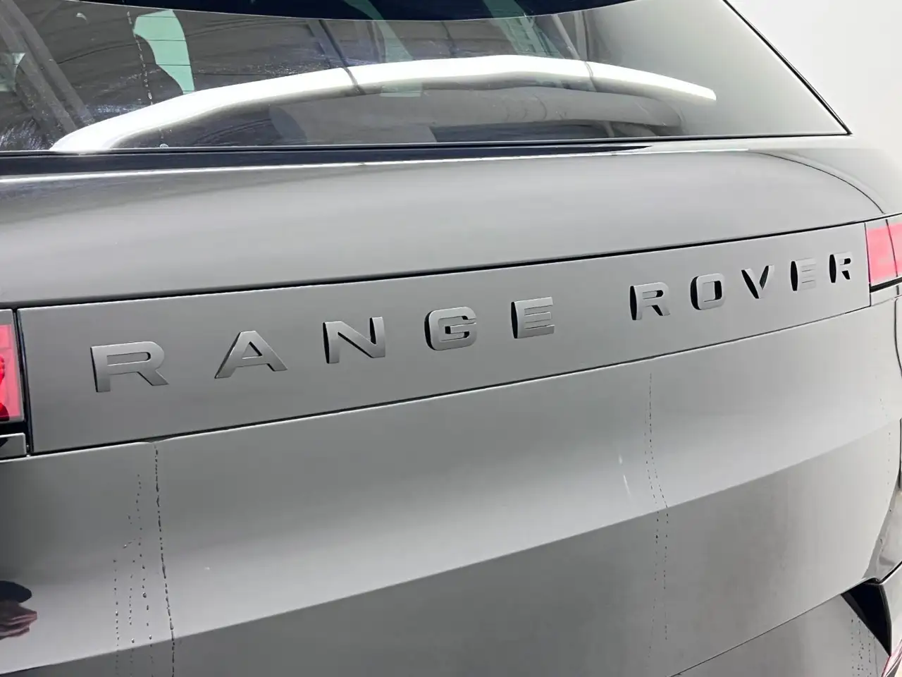 Land Rover Range Rover Sport снимка Land Rover Range Rover Sport