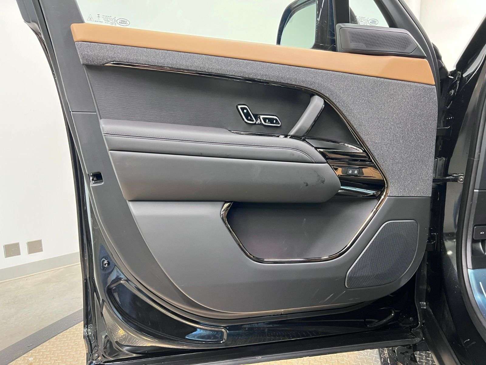 2026 Land Rover Range Rover Sport P400 DYNAMIC HSE thumb 31