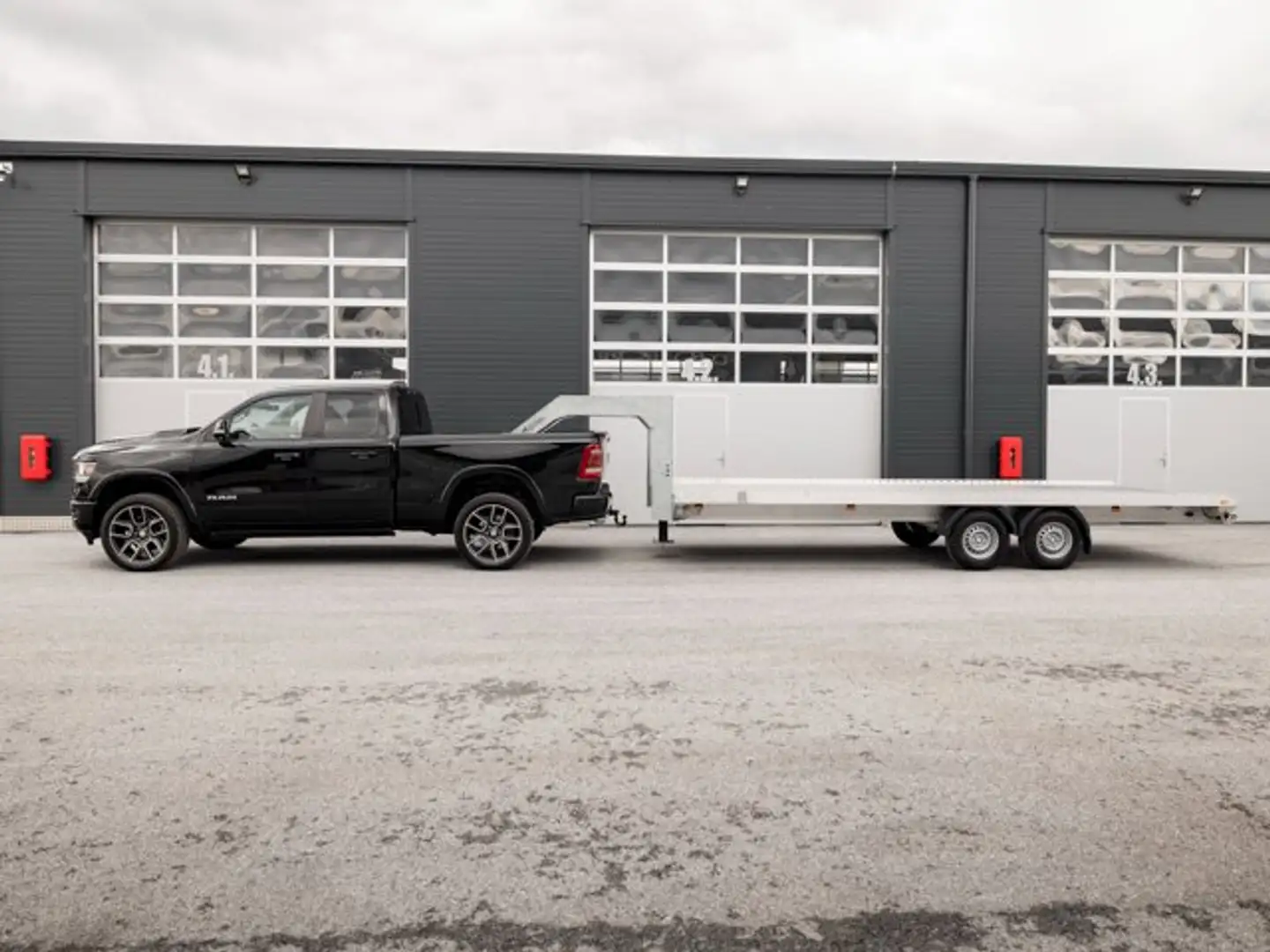 RAM 1500 Sattelzug 3535 kg Nutzlast ***SOFORT*** Dodge RAM Schwarz - 1