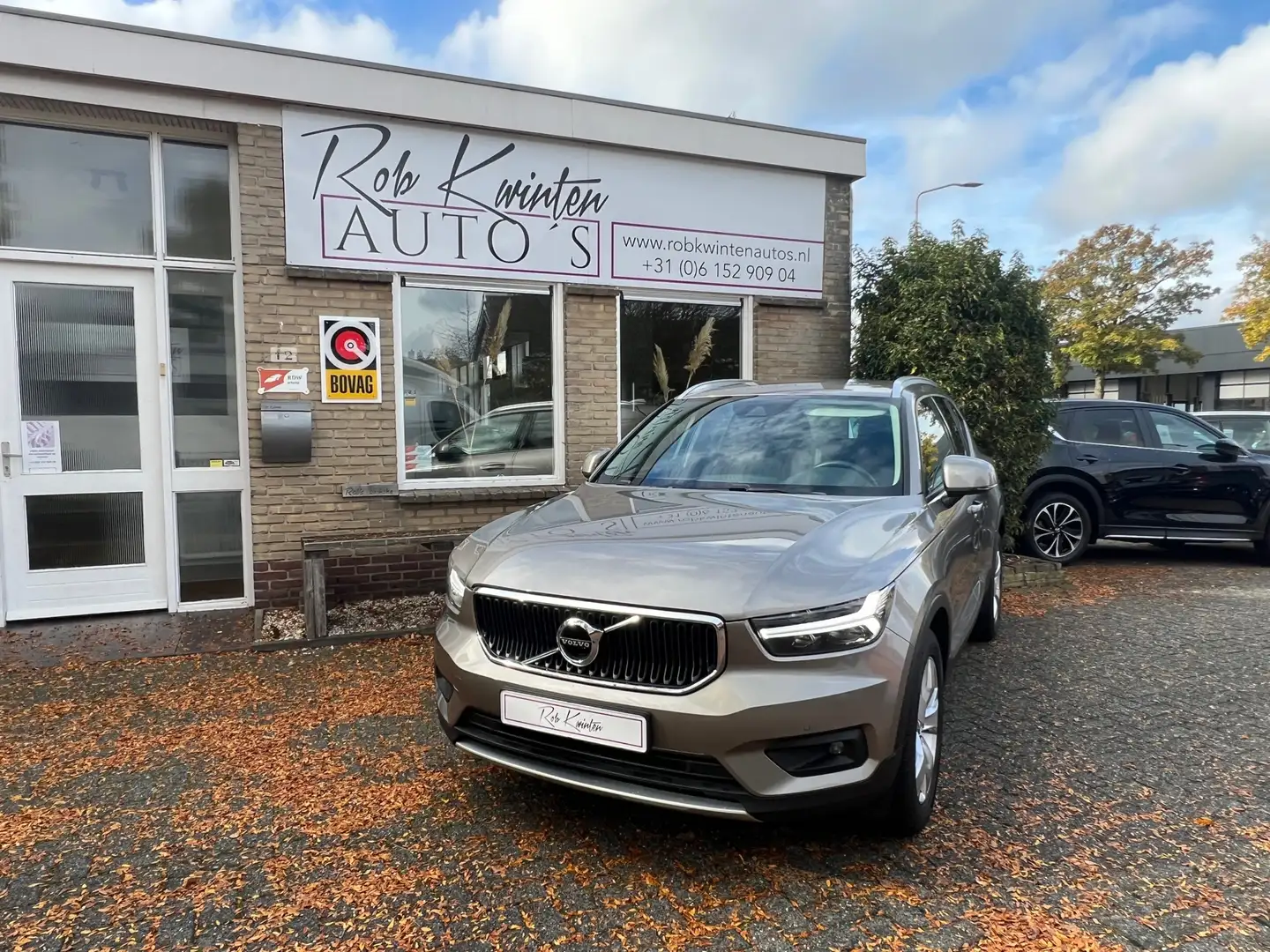 Volvo XC40 1.5 T3 Momentum Camera / Navigatie / Carplay Beige - 1