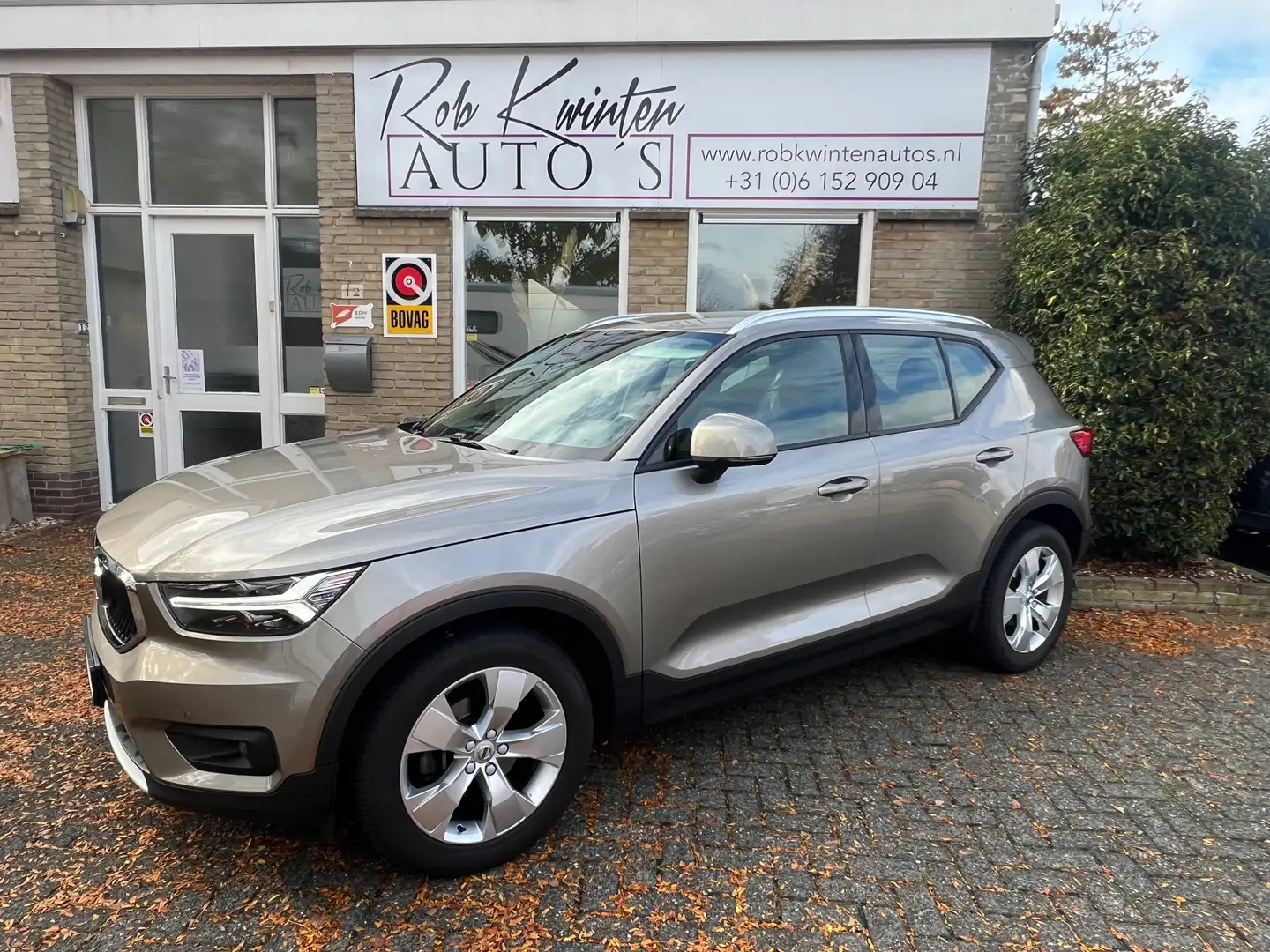 Volvo XC40 1.5 T3 Momentum Camera / Navigatie / Carplay Beige - 2
