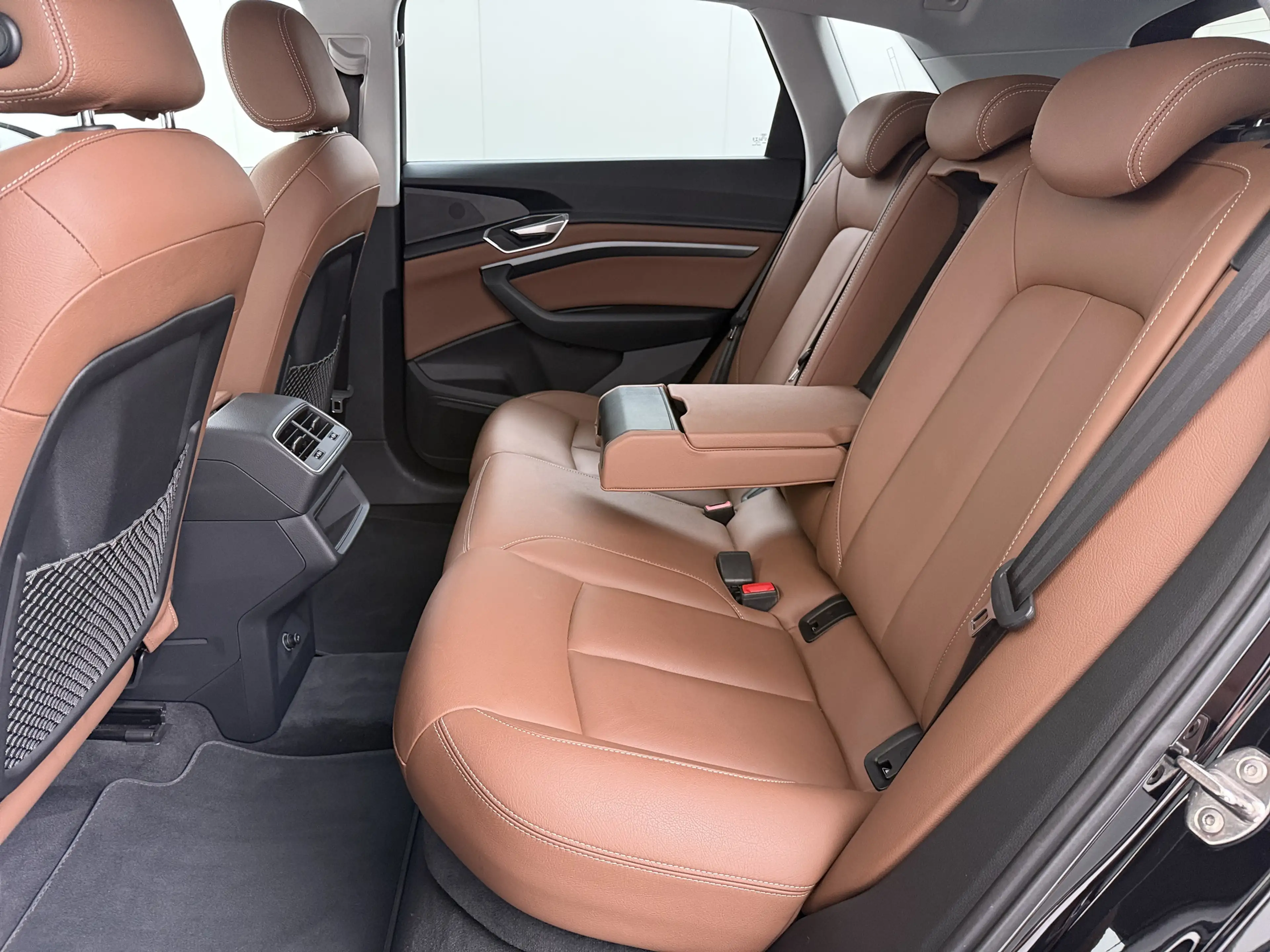 Audi e-tron 55 Quattro 408PK Edition 95kWh Leder+Verwarmd Trek — photo 12