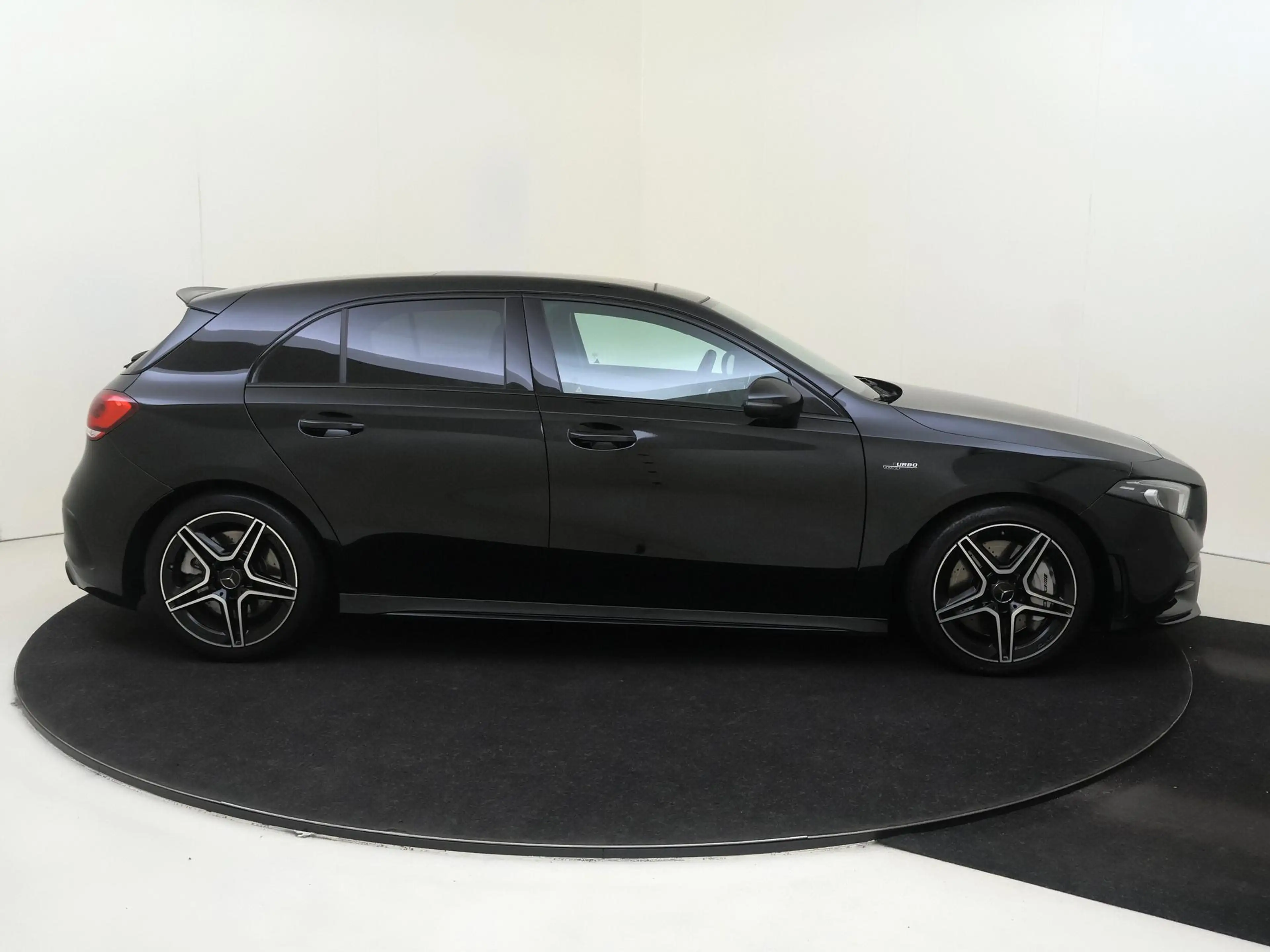 Mercedes-Benz A 35 AMG 4MATIC Edition 1 /Night-pakket /Panoramadak — photo 11