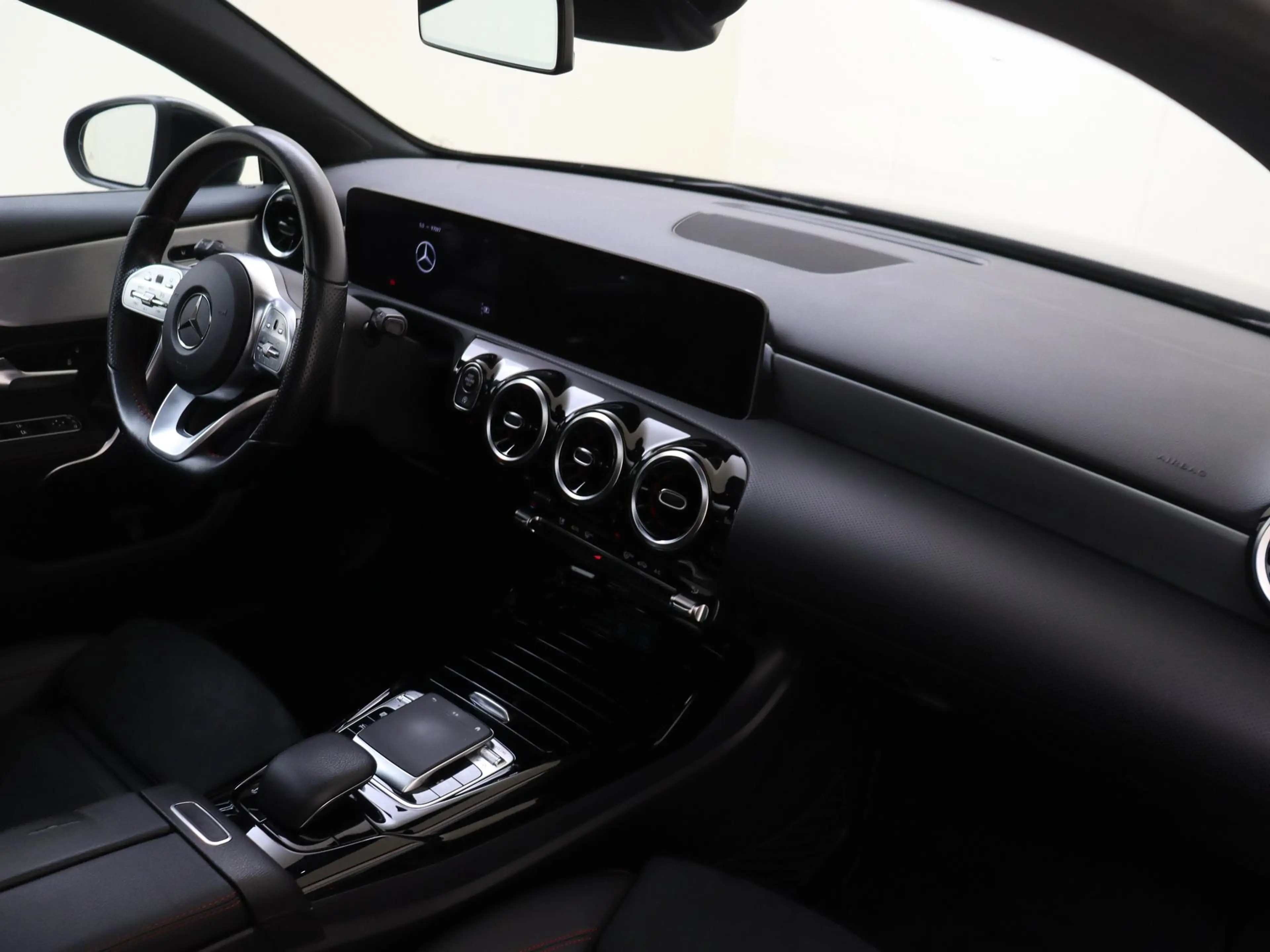 Mercedes-Benz A 35 AMG 4MATIC Edition 1 /Night-pakket /Panoramadak — photo 4