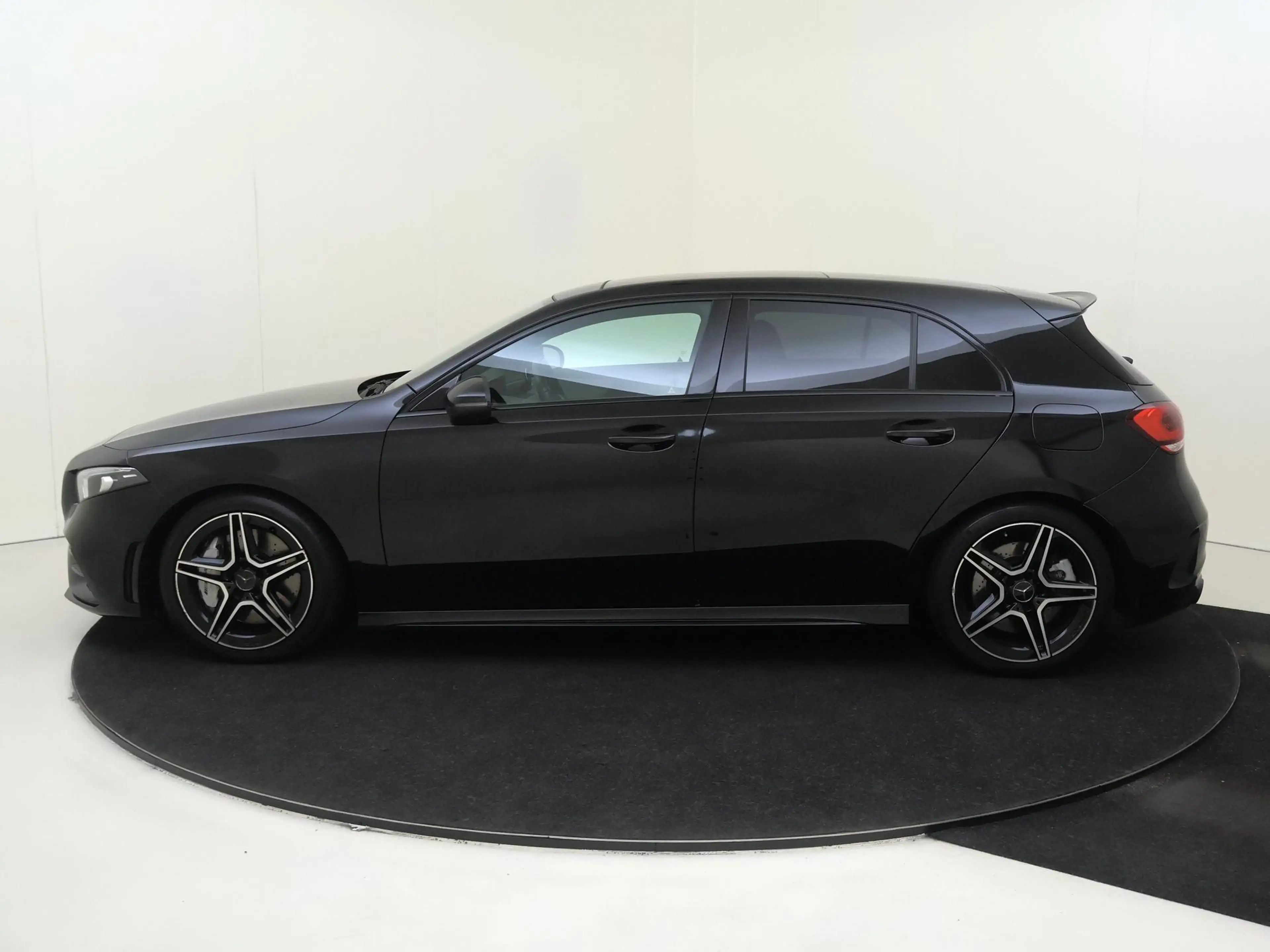 Mercedes-Benz A 35 AMG 4MATIC Edition 1 /Night-pakket /Panoramadak — photo 10