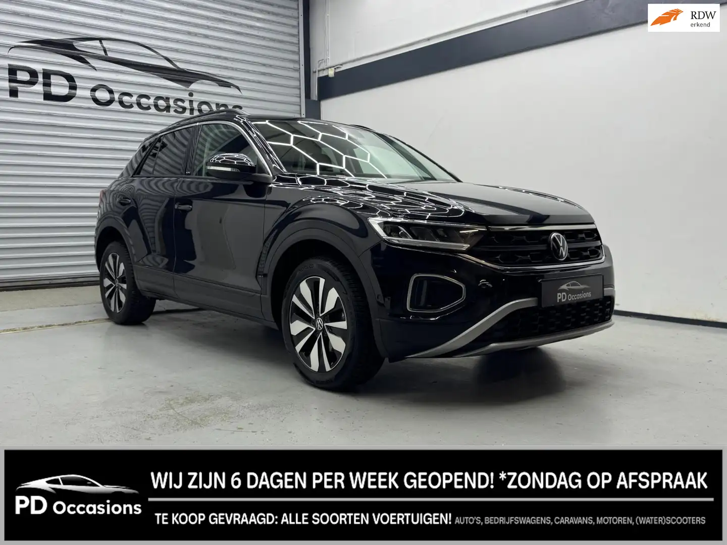 Volkswagen T-Roc 1.0 TSI Move - Navi - Clima - Lane assist - Front Zwart - 1