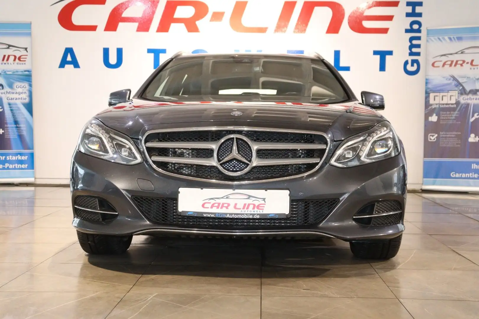 Mercedes-Benz E 220 BlueTec *Automatik*Panorama*LED*AHK 1,9t Gris - 2