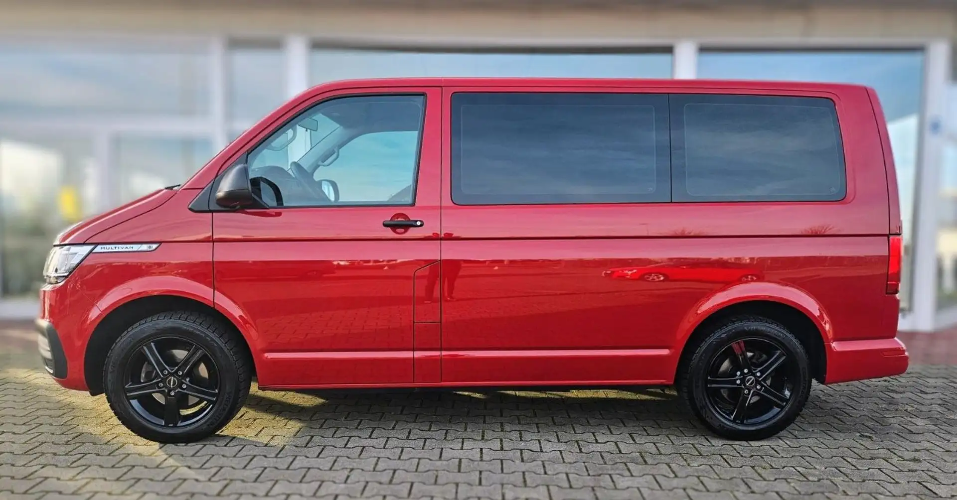 Volkswagen T6 Multivan VW T6.1 Multivan Family 2,0 TDI,APP,AHK Rot - 2