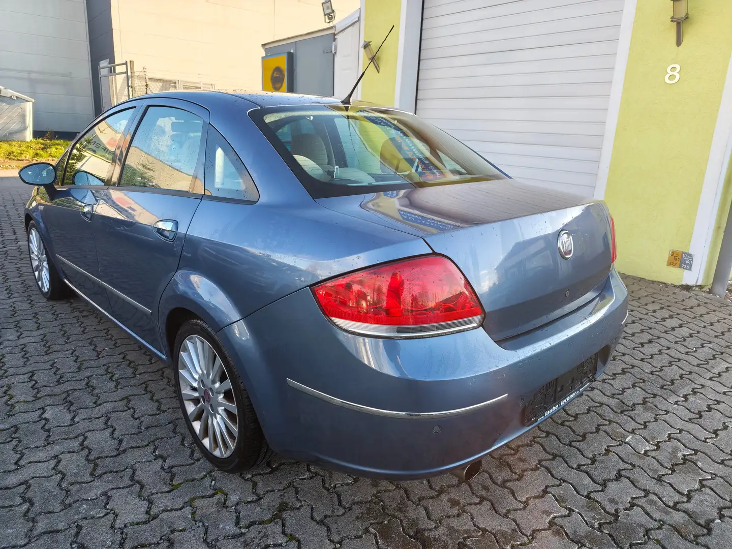 Fiat Linea 1.4 TJet Emotion Tüv 11/2027 Blau - 2