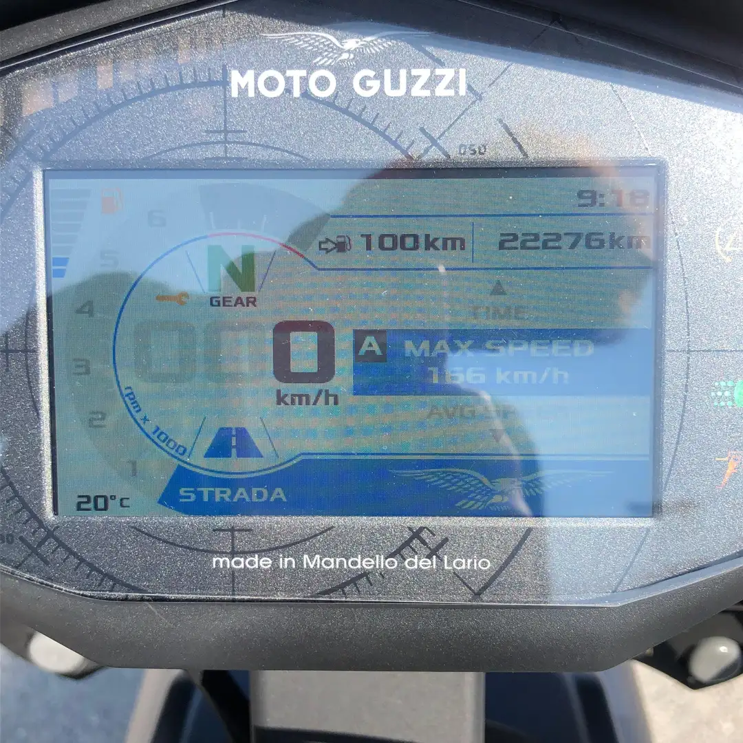 Moto Guzzi V 85 TT Blau - 2