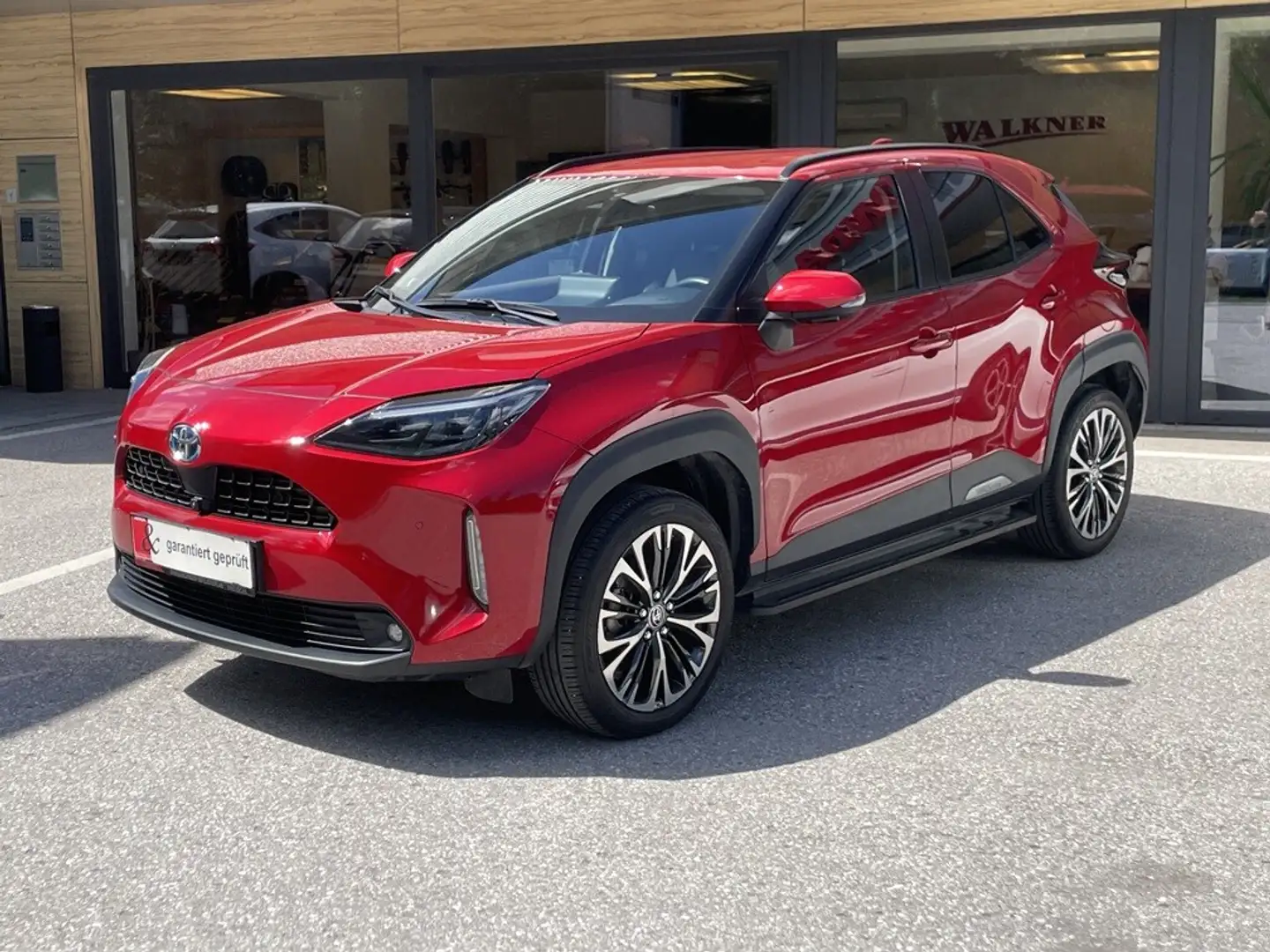 Toyota Yaris Cross 1,5 VVT-i Hybrid Elegant Aut. Rot - 1