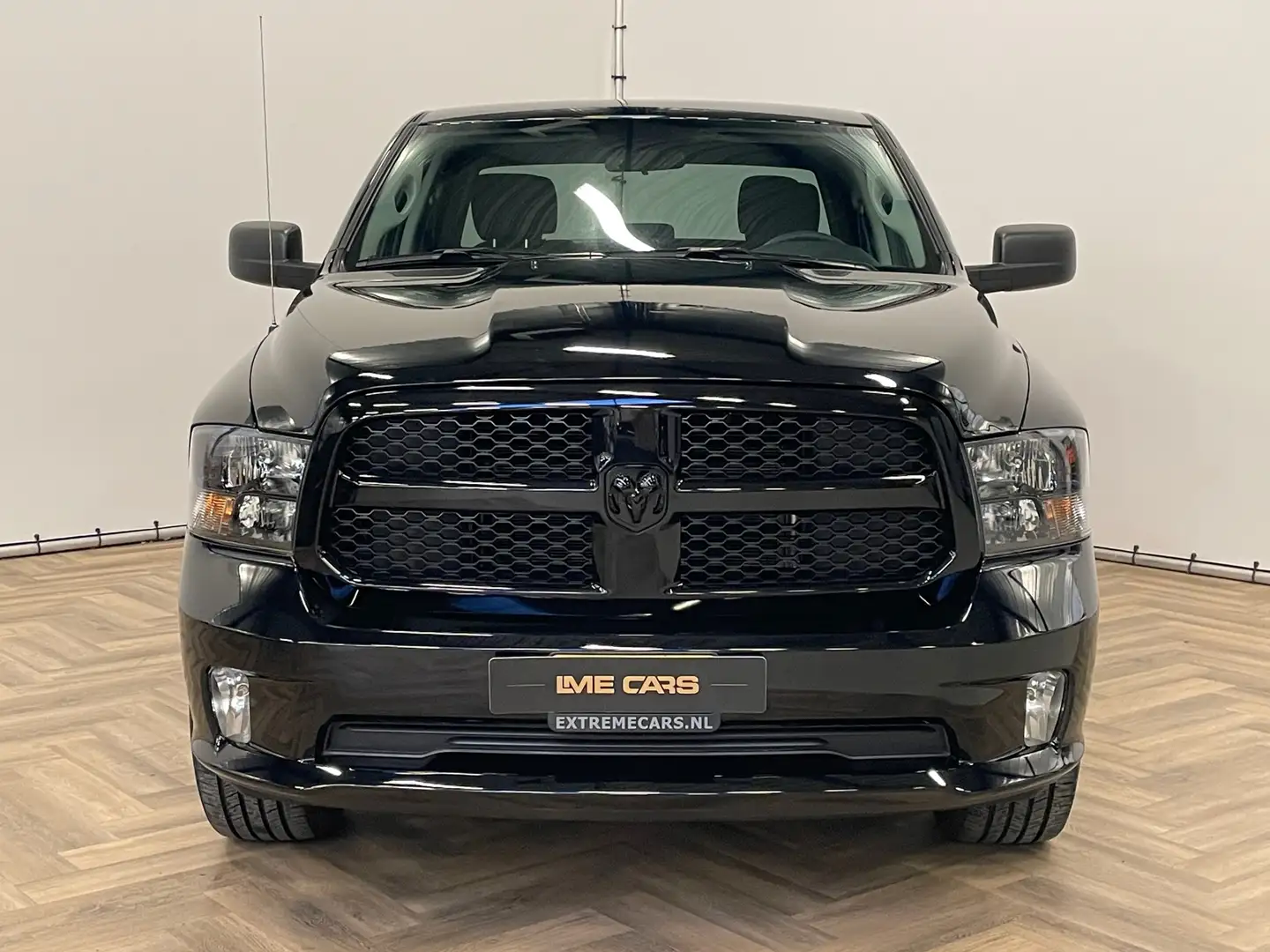 Dodge RAM 1500 CLASSIC 5.7 HEMI , NAP , NIEUWE AUTO , INRUIL Zwart - 2