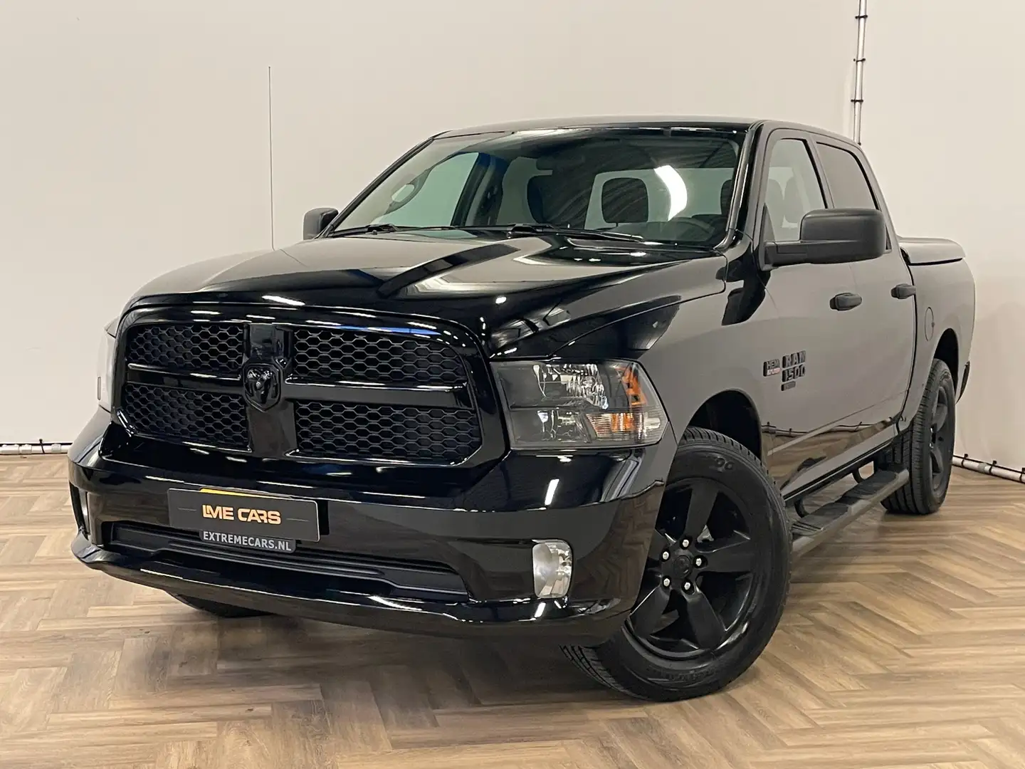 Dodge RAM 1500 CLASSIC 5.7 HEMI , NAP , NIEUWE AUTO , INRUIL Zwart - 1