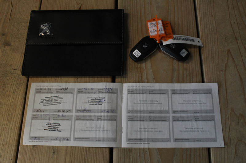 Peugeot 5008 1.2 PureTech Active Pack Business / 7 Persoons / C — photo 30
