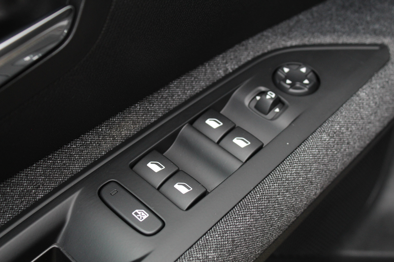 Peugeot 5008 1.2 PureTech Active Pack Business / 7 Persoons / C — photo 28