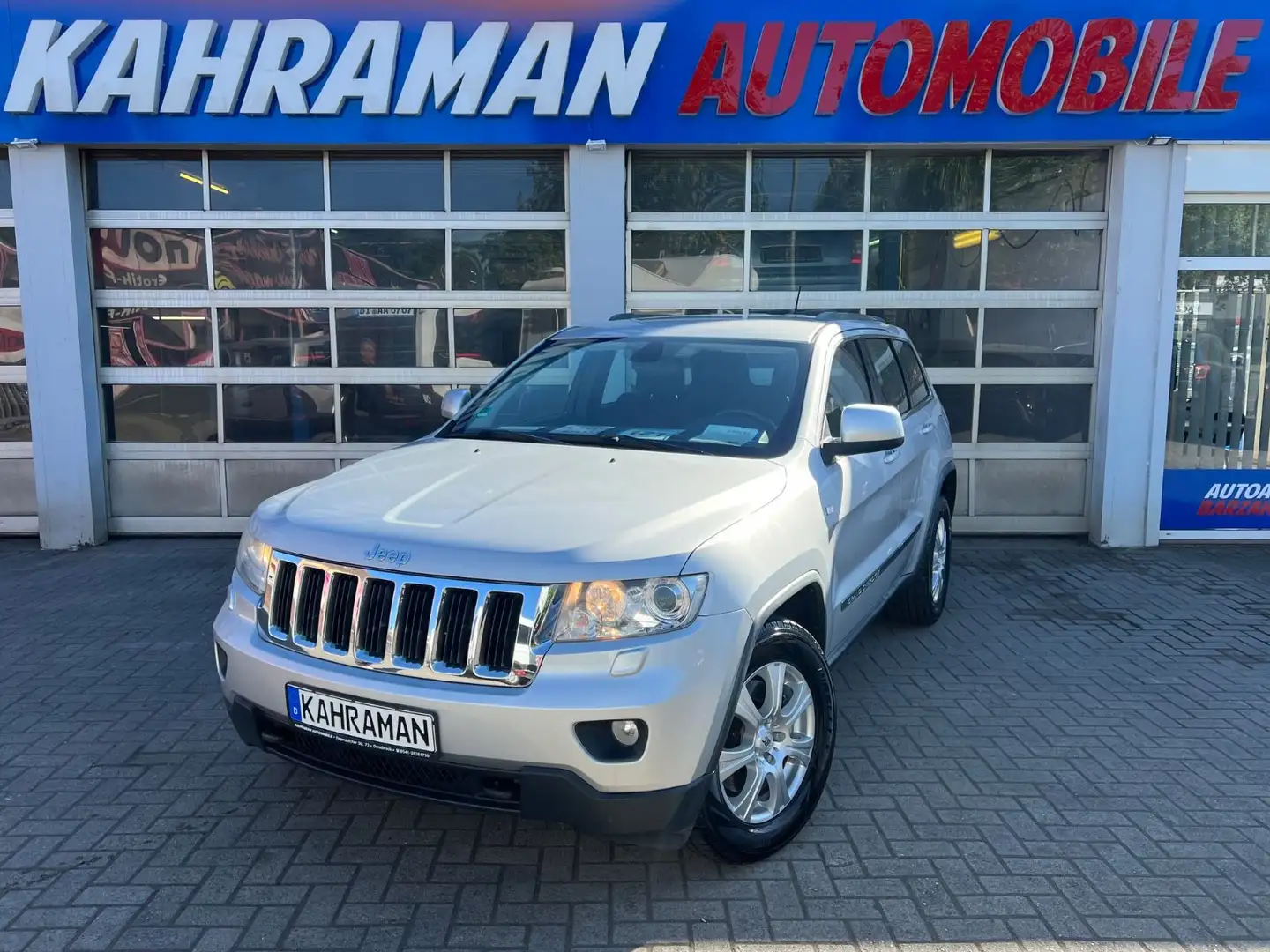 Jeep Grand Cherokee 3.0 CRD Laredo 4x4 4WD Low Silber - 1
