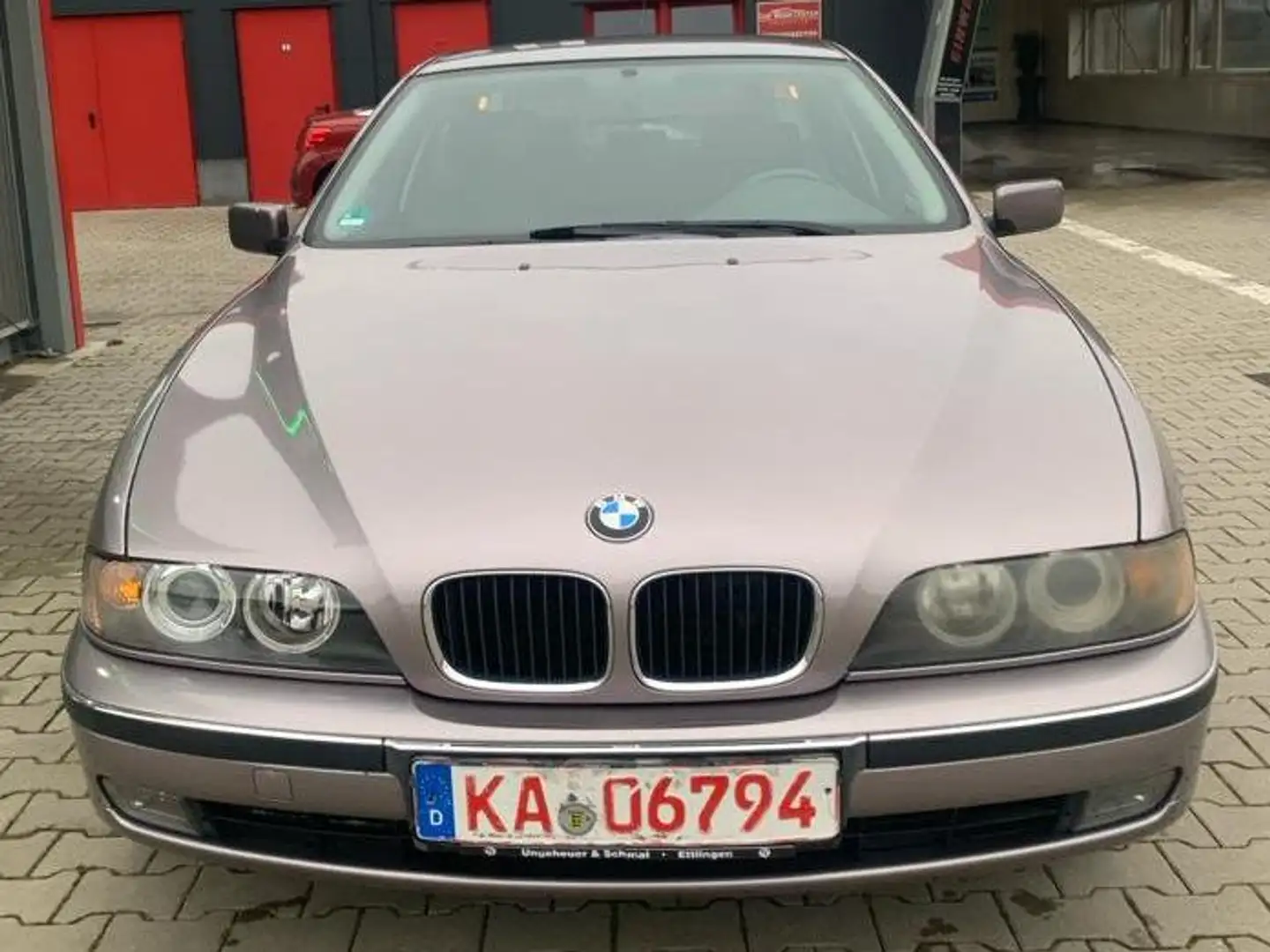 BMW 520 Сірий - 1