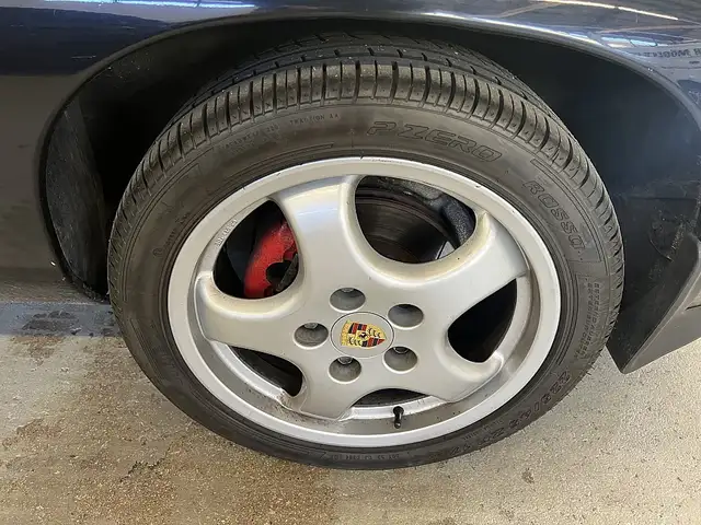 Porsche 928 view 9