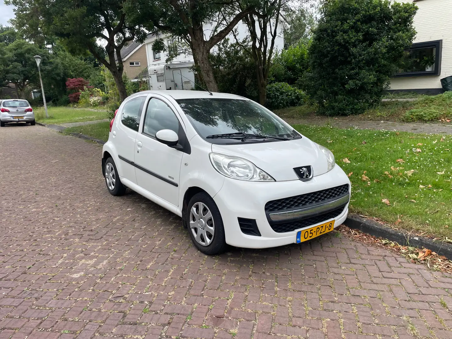 Peugeot 107 107 1.0-12V Millesim 200 Wit - 1