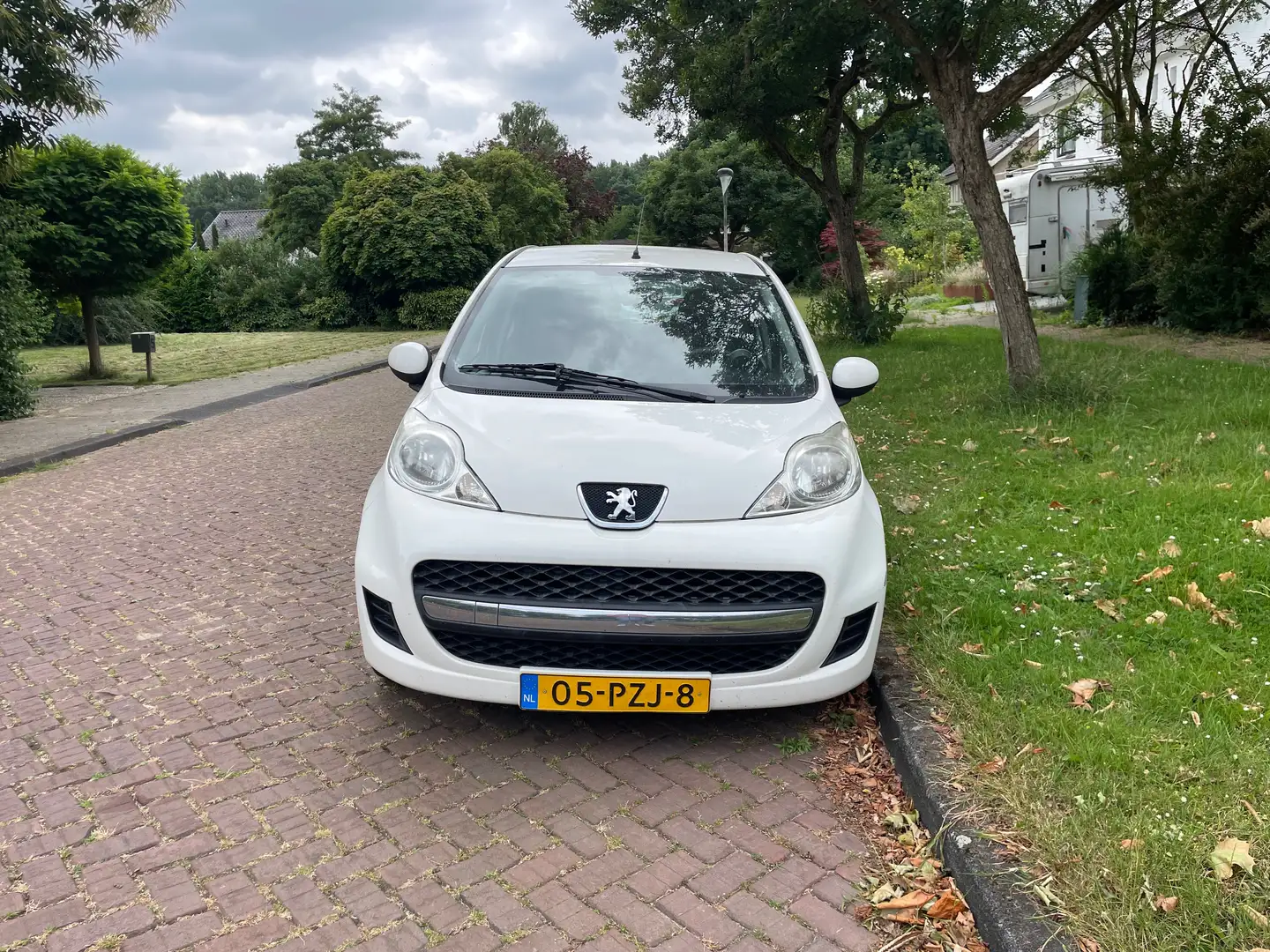 Peugeot 107 107 1.0-12V Millesim 200 Wit - 2