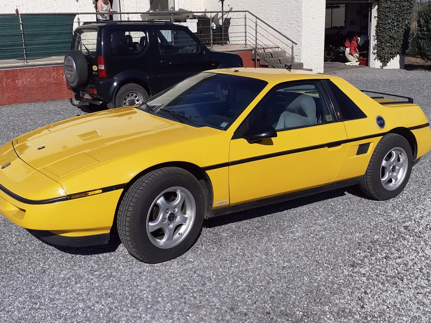 Pontiac Fiero - 2