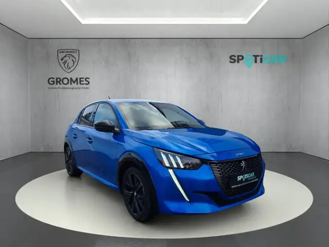 Peugeot 208 main image