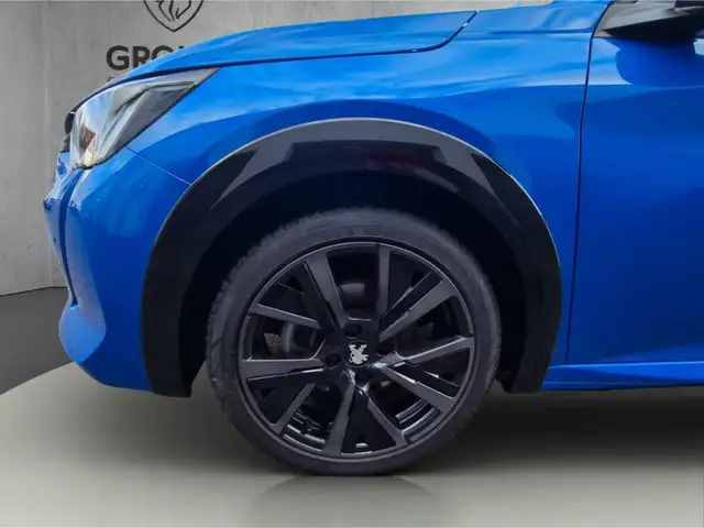 Peugeot 208 view 11