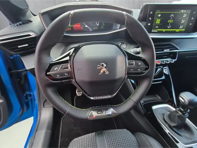 Peugeot 208 view 10