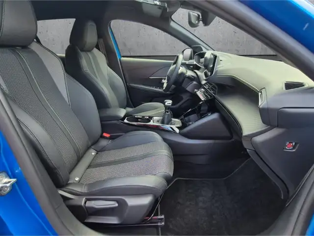 Peugeot 208 view 13
