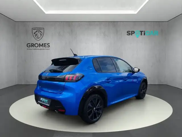 Peugeot 208 view 3