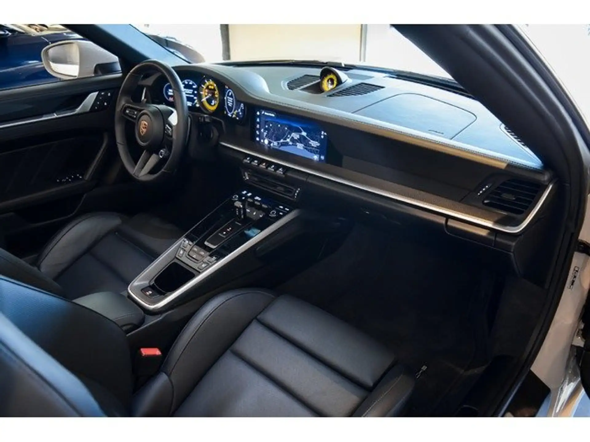 포르쉐 911 Turbo S Cabriolet 2024 화이트 사진 6
