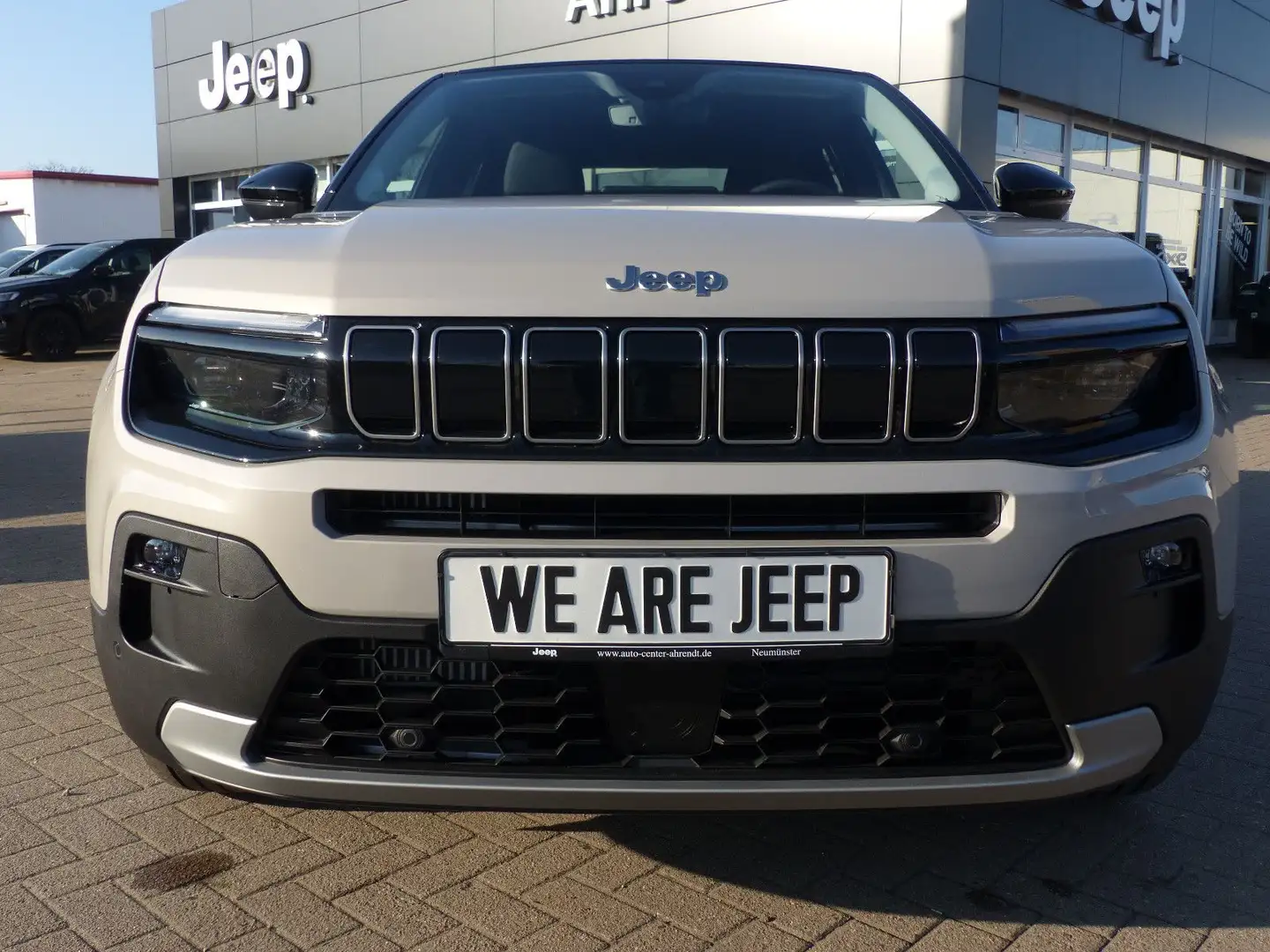Jeep Avenger Altitude MHEV Grijs - 2