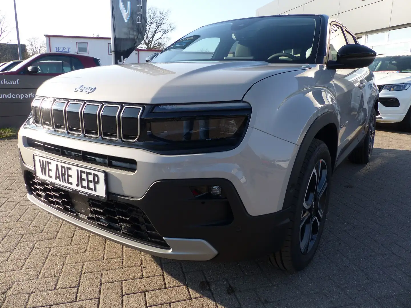 Jeep Avenger Altitude MHEV Grijs - 1
