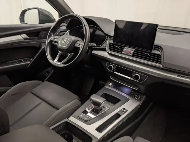 Audi Q5 view 6