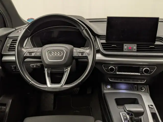 Audi Q5 view 7