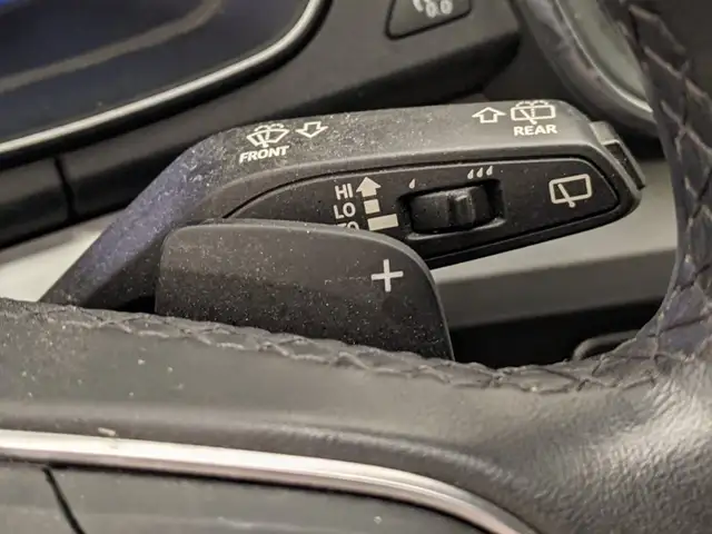 Audi Q5 view 11