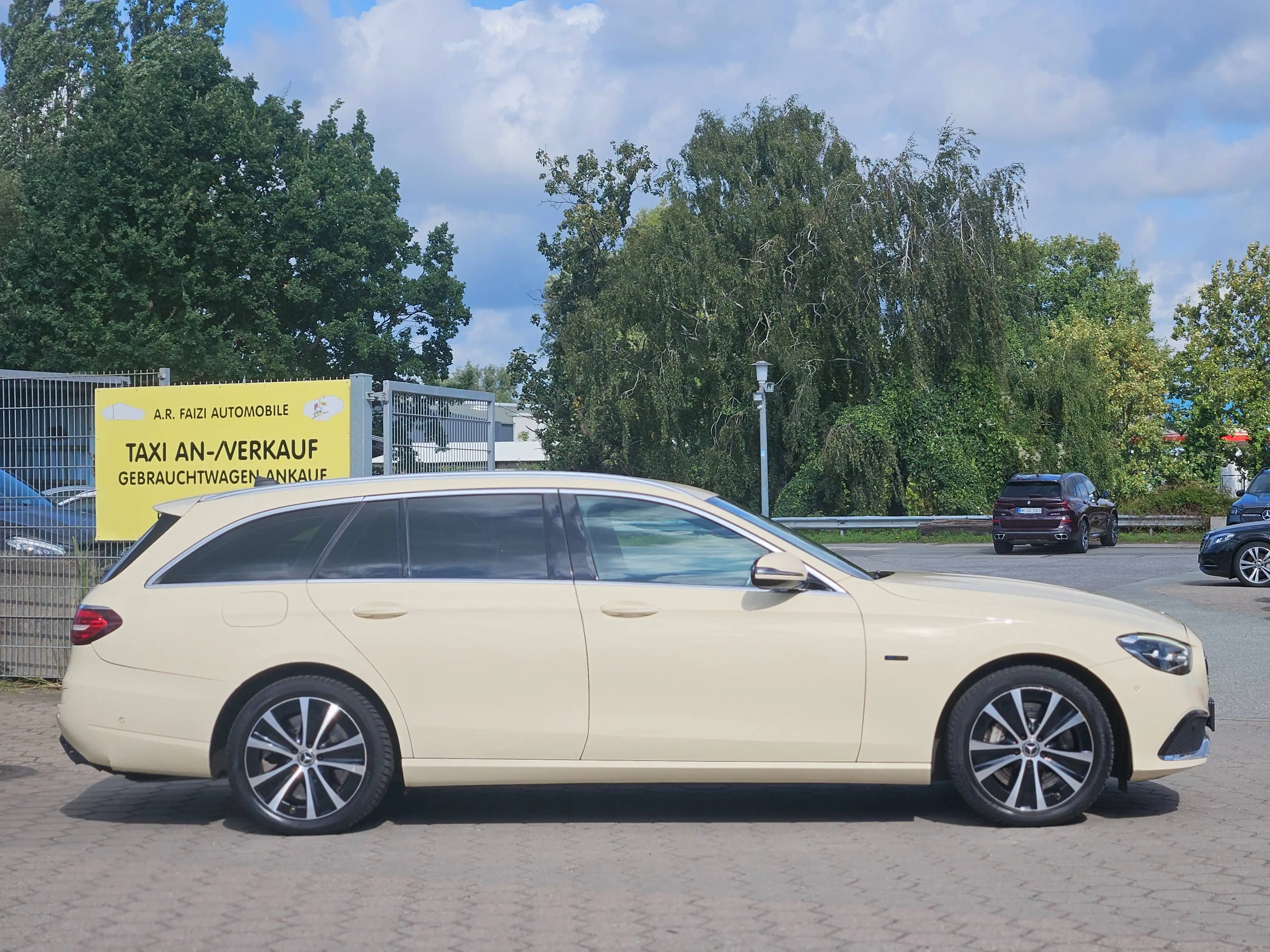 Mercedes-Benz E 300 de T-Modell Plug-In Hybrid Navi Kamera PDC — photo 4