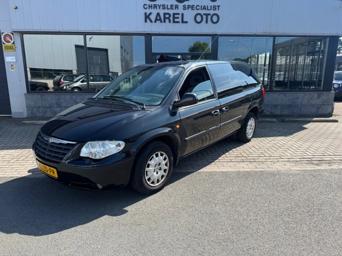 Chrysler Grand Voyager 3.3i V6 Business Edition Noir - 1
