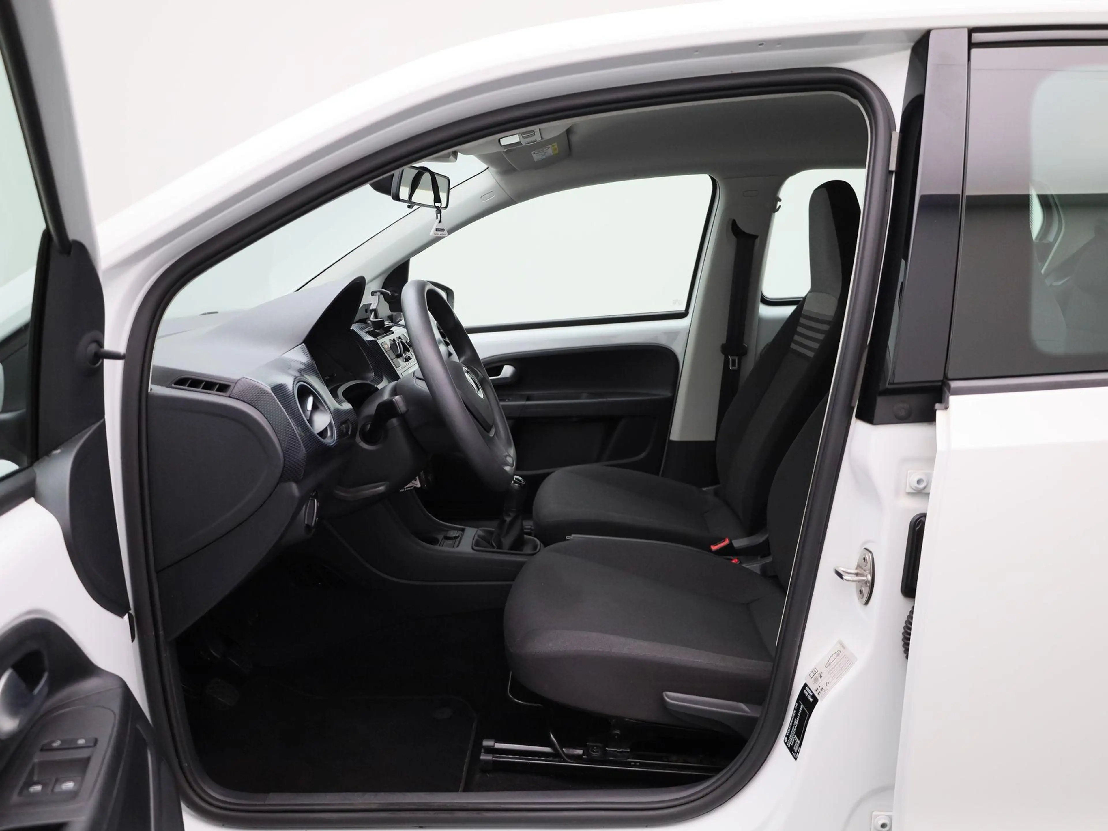 Volkswagen up! 1.0 Move 65 PK Airco | Bluetooth | LED dagrijverli — photo 9