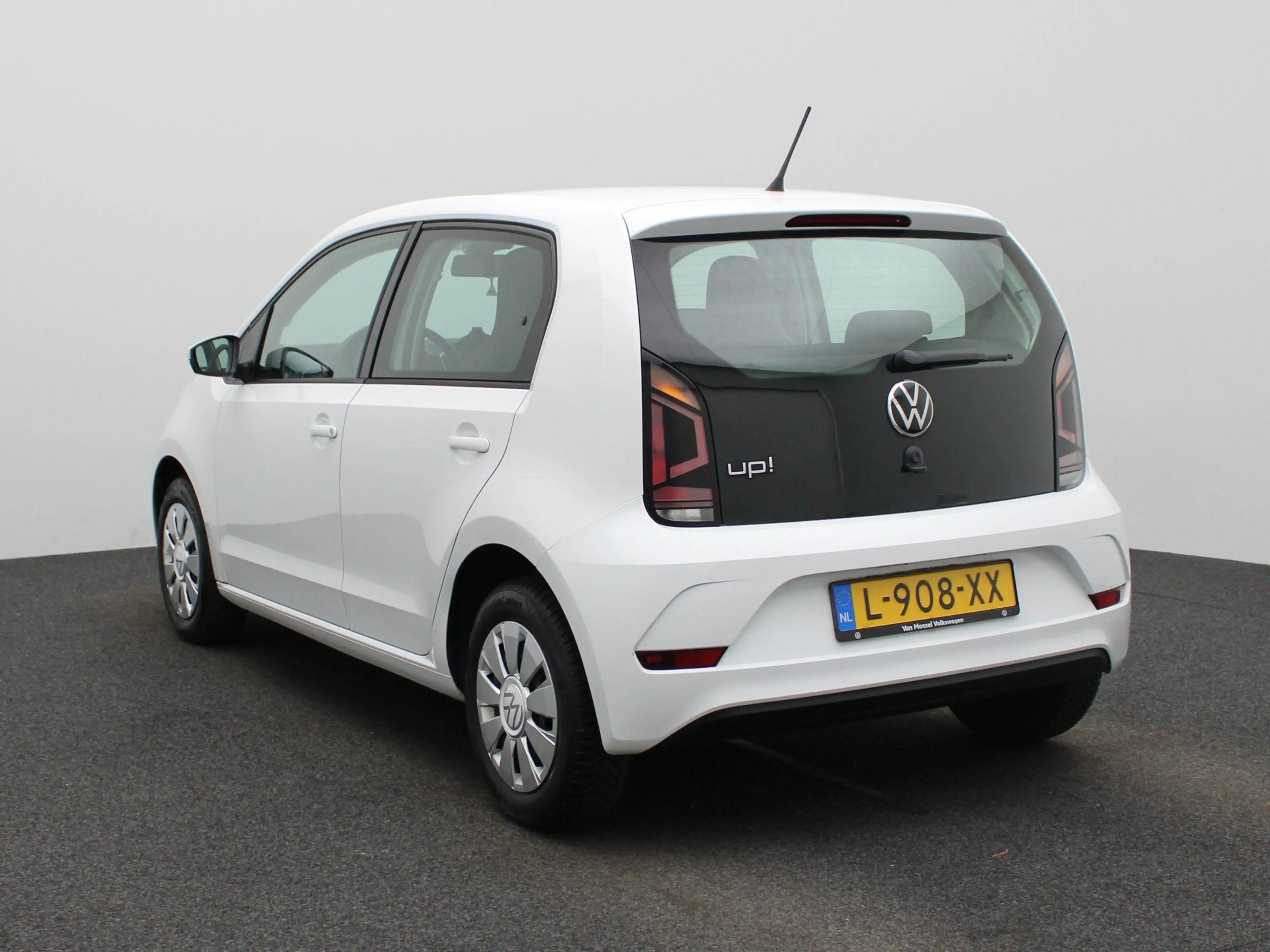 Volkswagen up! 1.0 Move 65 PK Airco | Bluetooth | LED dagrijverli — photo 2