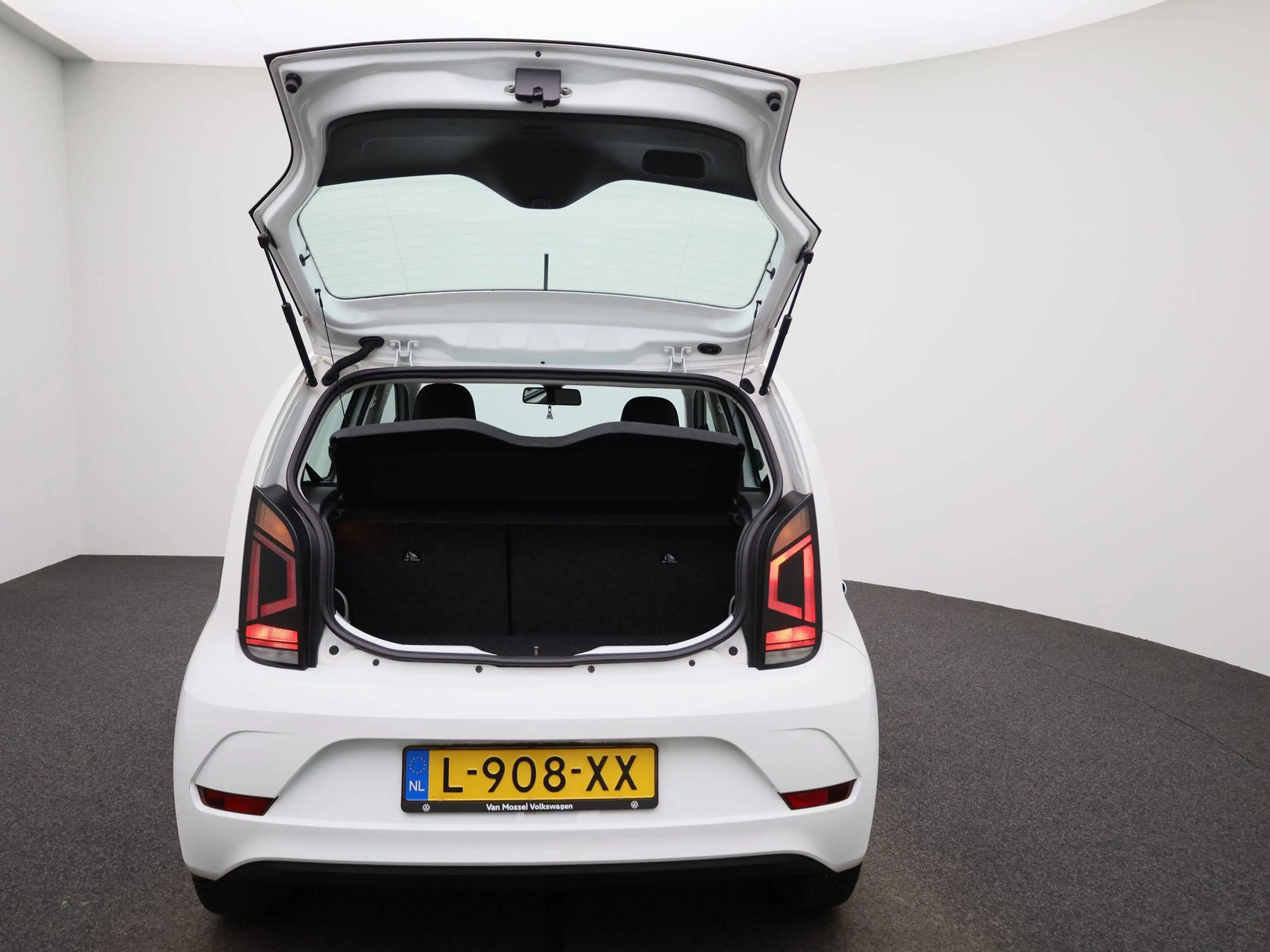 Volkswagen up! 1.0 Move 65 PK Airco | Bluetooth | LED dagrijverli — photo 11