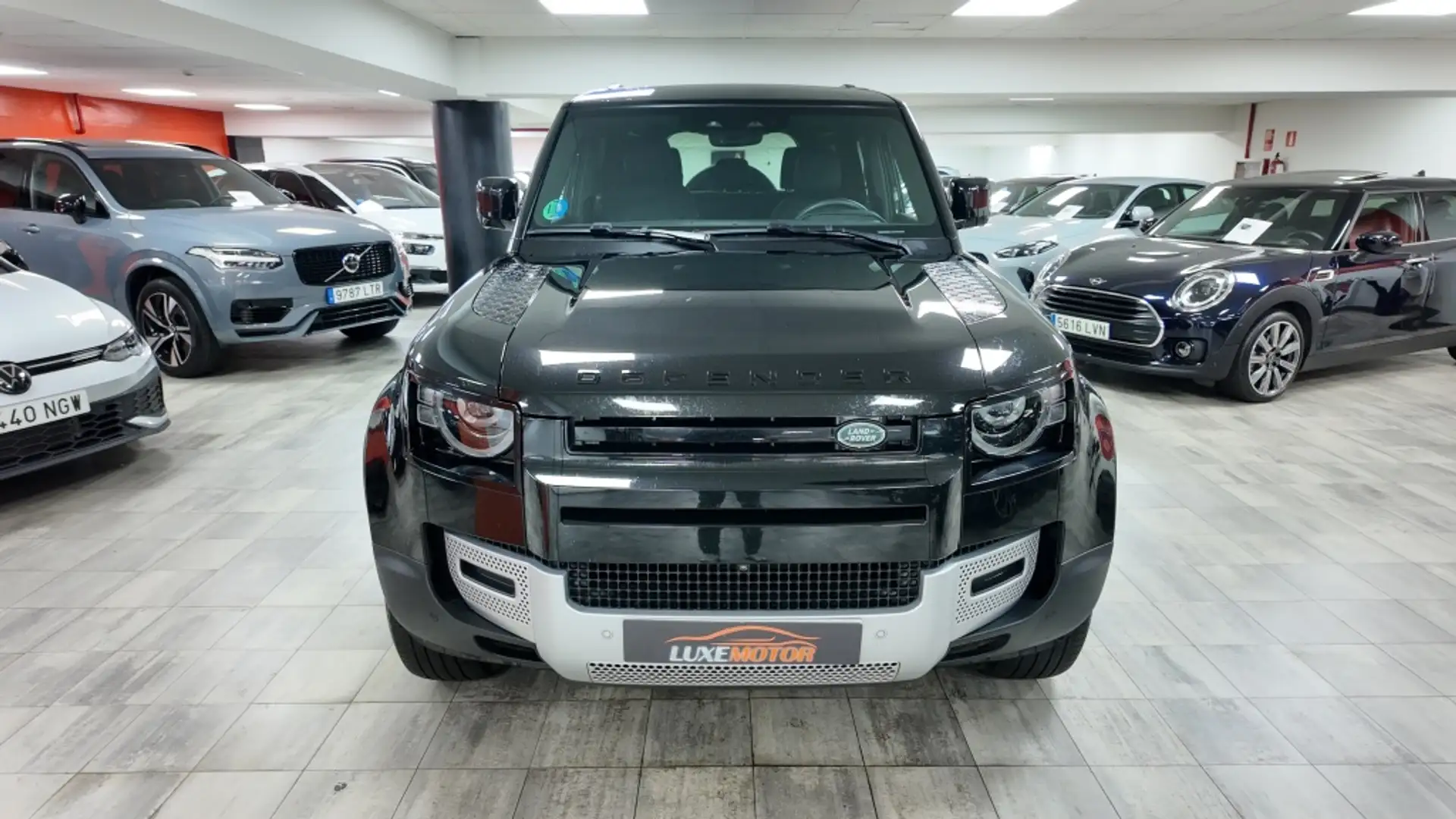 Land Rover Defender 110 3.0D l6 MHEV SE AWD Aut. 250 Noir - 2
