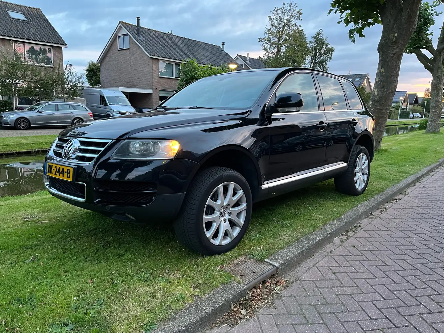 Volkswagen Touareg 6.0 W12 Sport Edition Negru - 1